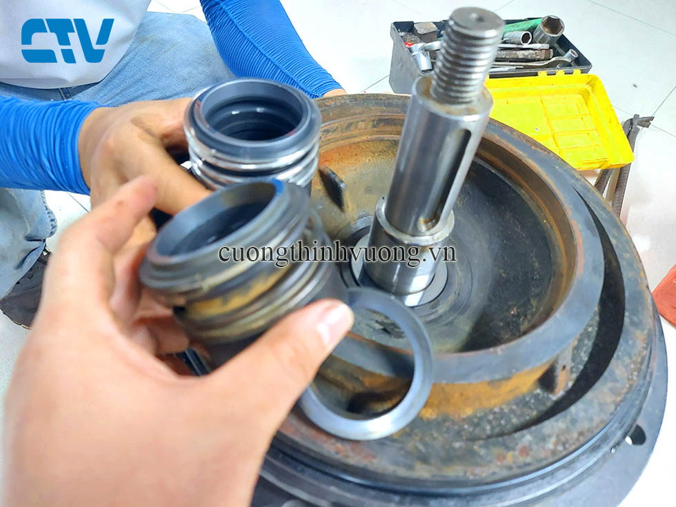 Dịch vụ sửa chữa và thay phớt máy bơm uy tín, chất lượng hàng đầu